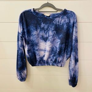 Women’s Altar’d State Long Sleeve Crop Top. Size Small. Tie Dye Blue.